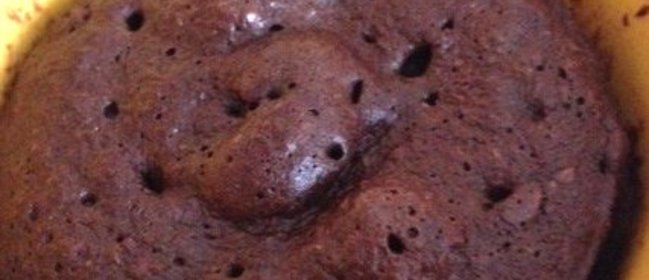 Шоколадный овсяный кекс с творожно-банановым кремом