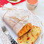 Закусочный кекс с сыром, вялеными томатами и орегано